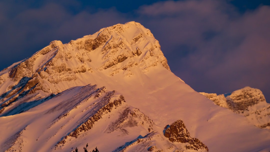 Banff Snowboarding Guide 2026: Epic Slopes & Hidden Gems